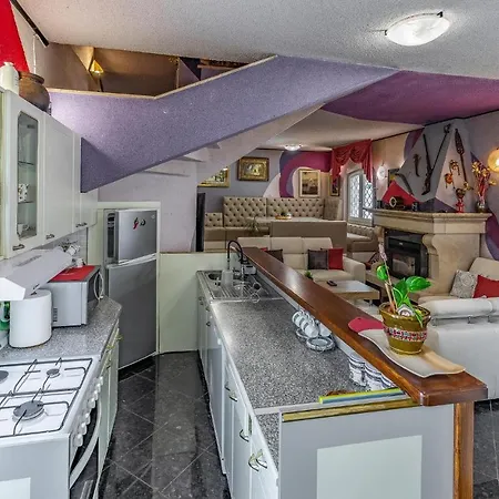 Cozy In With Kitchen Holiday home