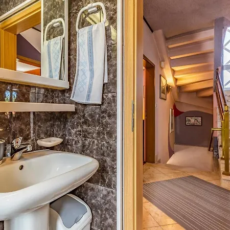Cozy In With Kitchen Holiday home